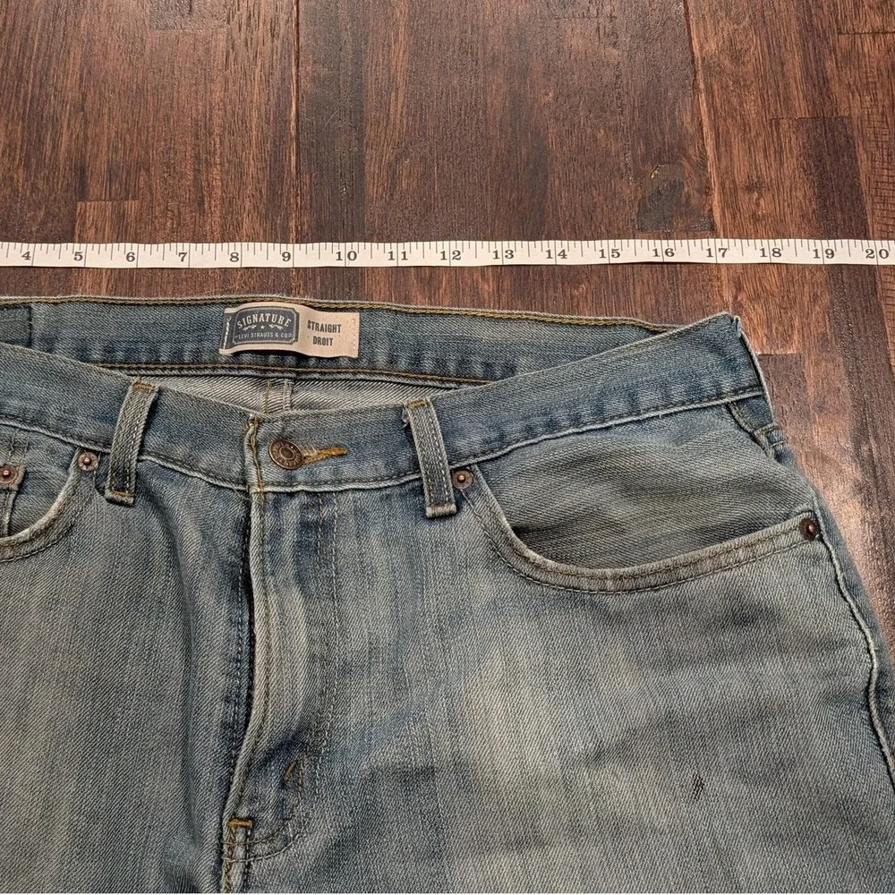 Levi Strauss Signature Jeans Mens 34x32 Blue Straight Leg Distressed Denim Pants